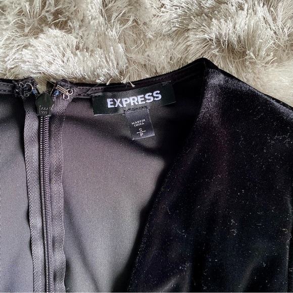 Express Black Velour V-neck Long Sleeve Jumpsuit Size Small - Picture 7 of 8